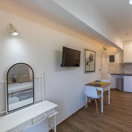Apartment Olive Garden And *