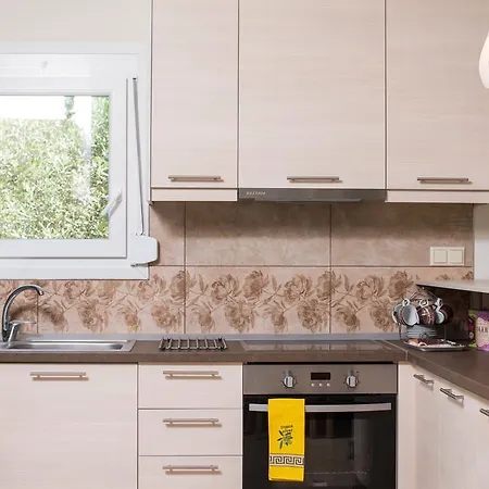 Olive Garden And * Chrisi Ammoudia