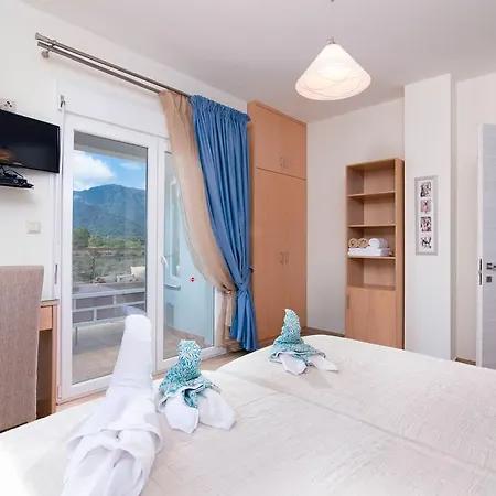 Olive Garden And * Chrisi Ammoudia